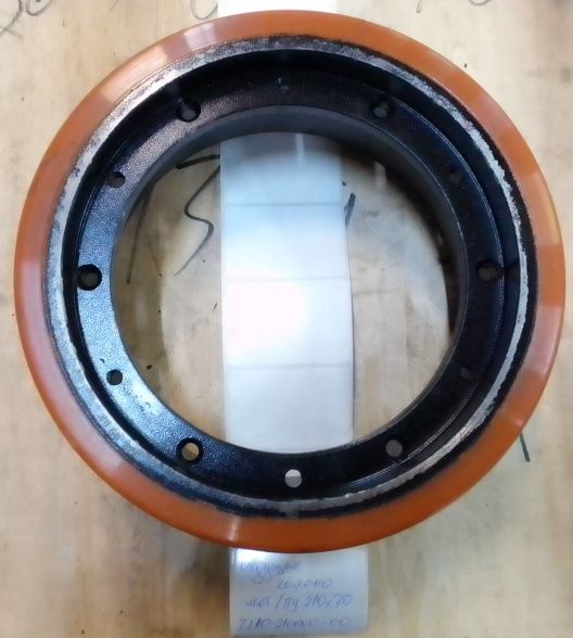 ZL10-210000-00 Ведущее колесо 210х70 полиуретан/металл