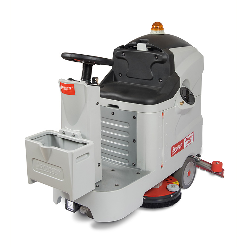Поломоечная машина с местом оператора Bennett Ranger R660b (гелевый 24В / 160Ач)